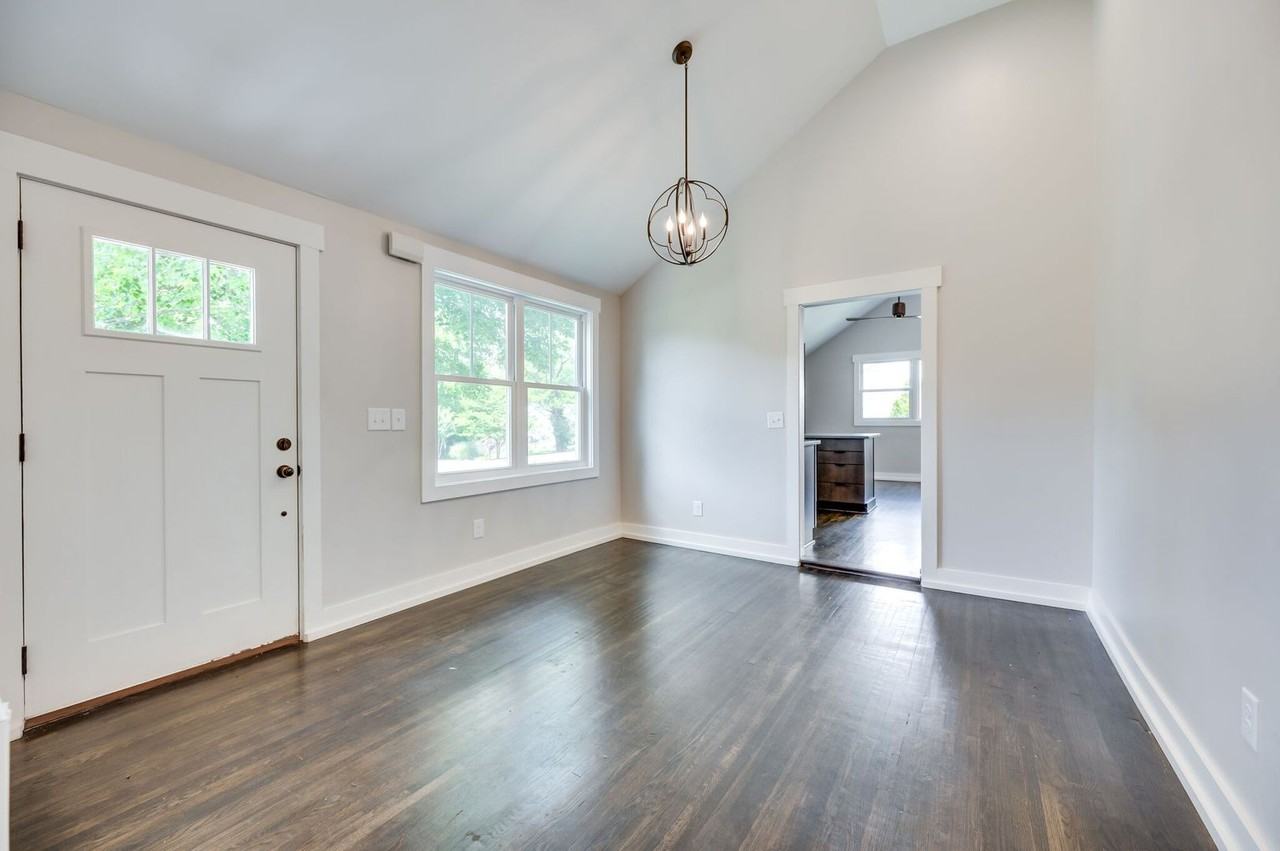 1421 Janie Ave - Photo 5 of 30