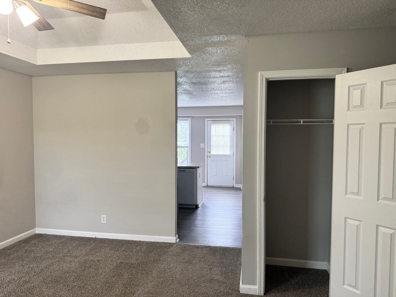 1200 Carol Dr - Photo 3 of 21
