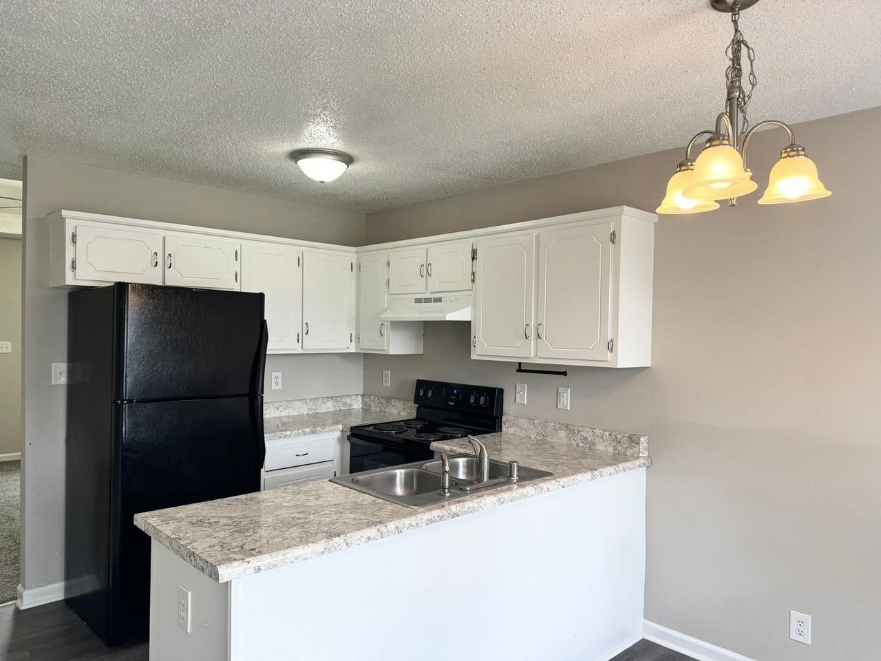 1200 Carol Dr - Photo 4 of 21