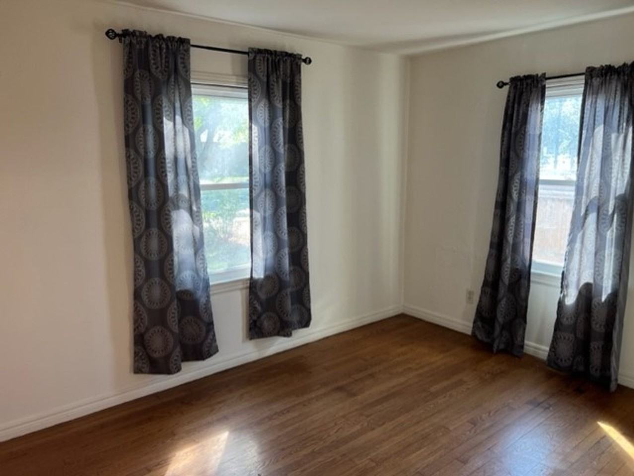 1122 N Flood Ave - Photo 7 of 21