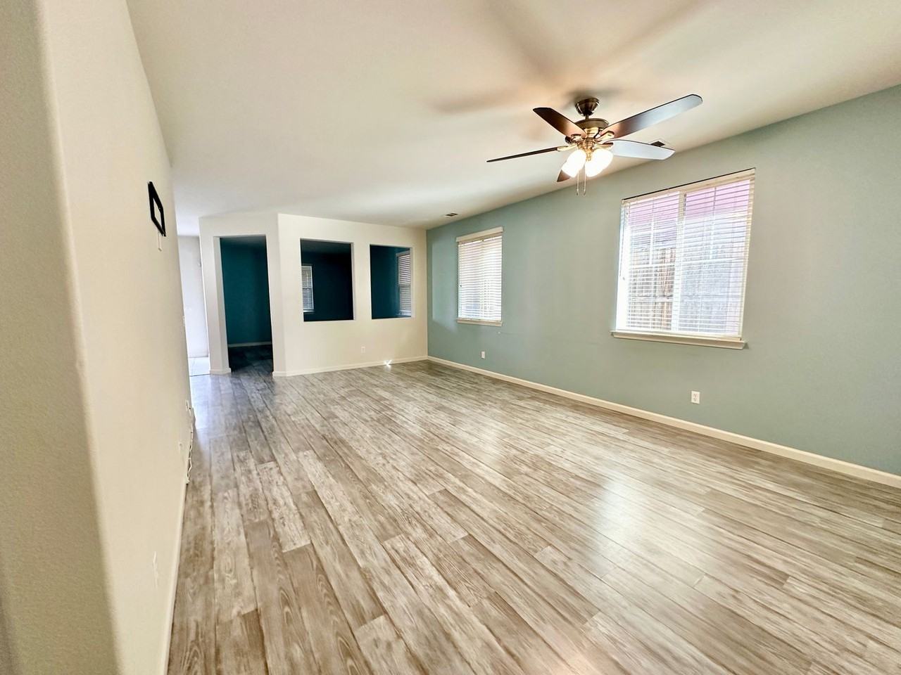 11507 Piona Ln - Photo 3 of 32