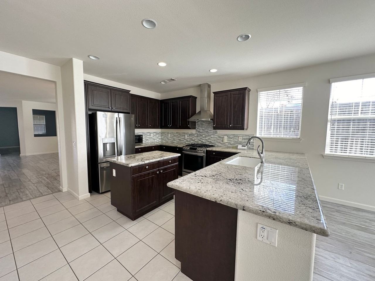 11507 Piona Ln - Photo 7 of 32