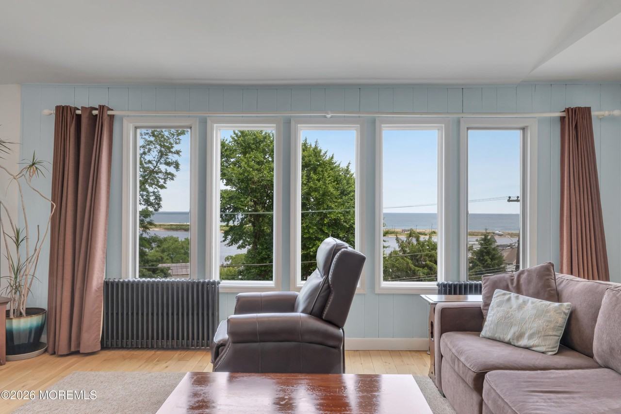 1 Light House Rd - Photo 7 of 50