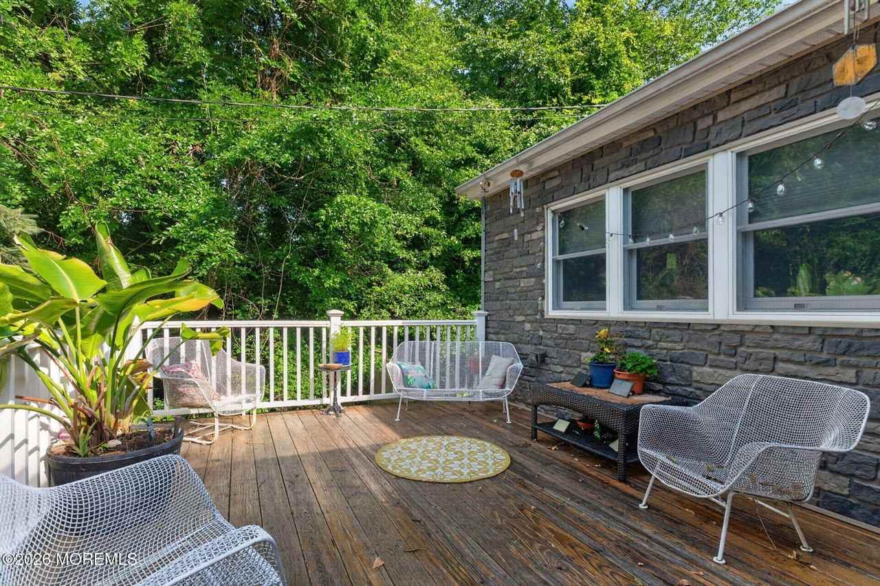 117 Mcdermott Rd - Photo 2 of 22