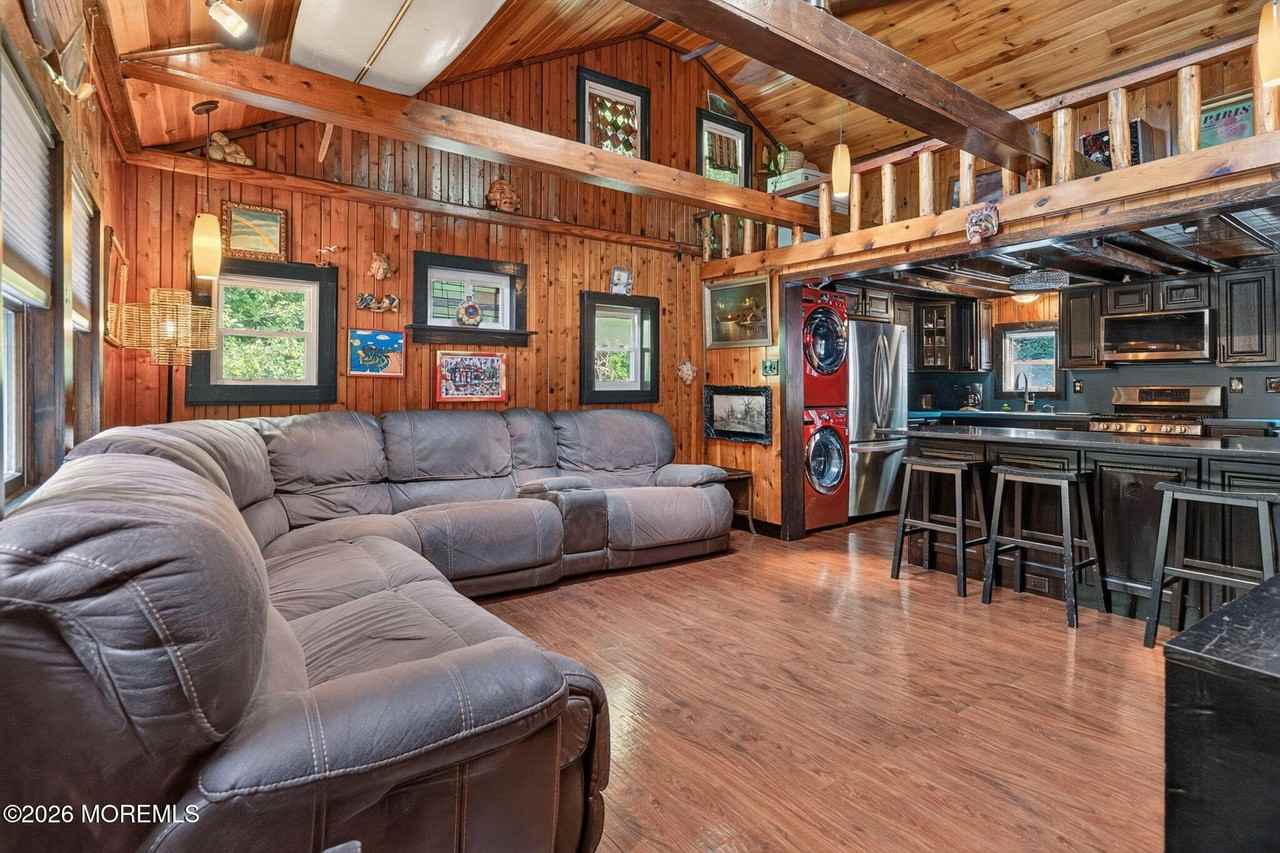 117 Mcdermott Rd - Photo 3 of 22