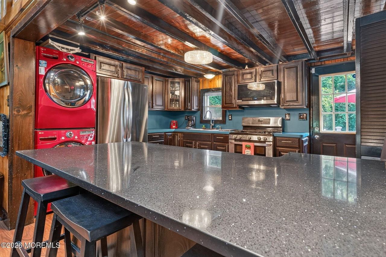 117 Mcdermott Rd - Photo 5 of 22
