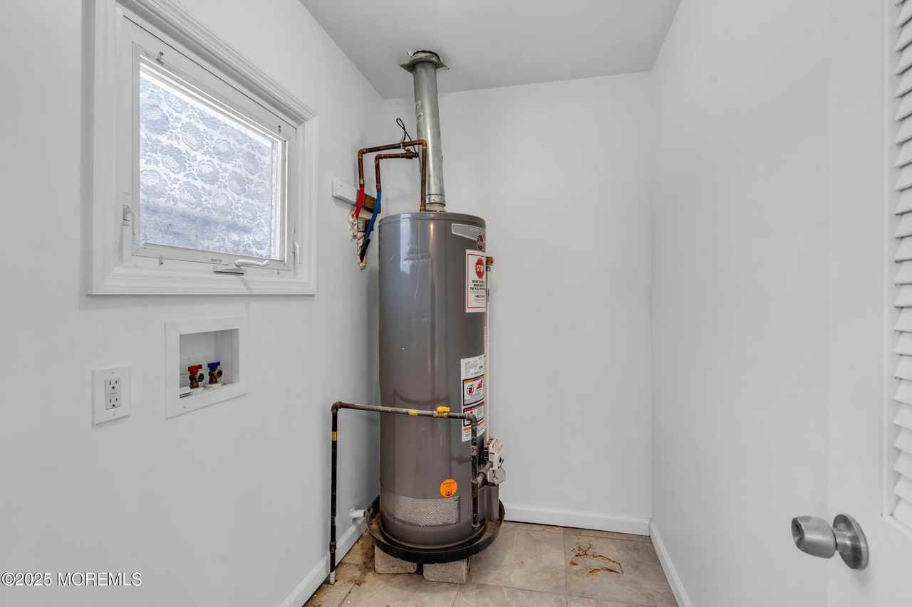 351 Hulse Ave - Photo 6 of 17