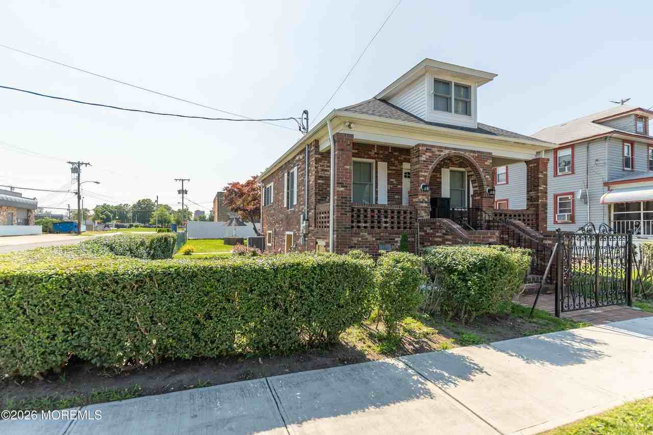 13 Fisher Ave - Photo 2 of 24