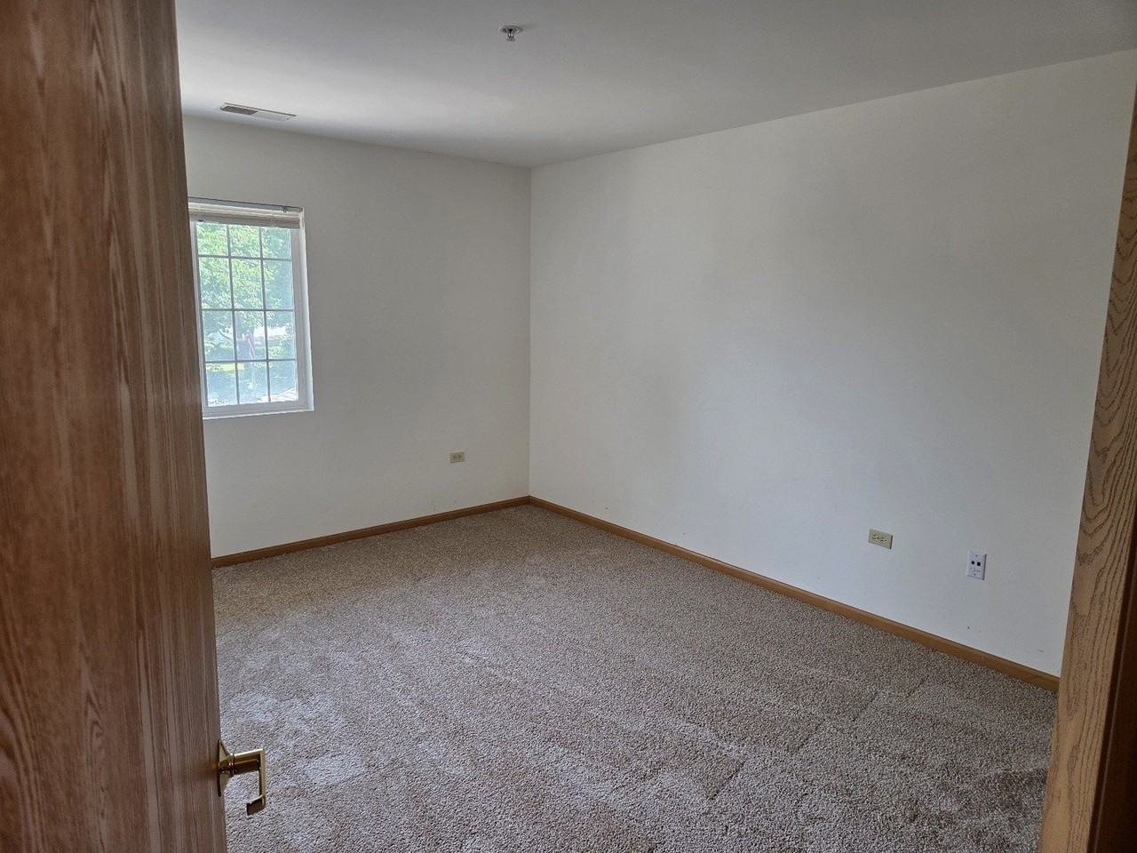 605 Barrington Ave #358 - Photo 7 of 19