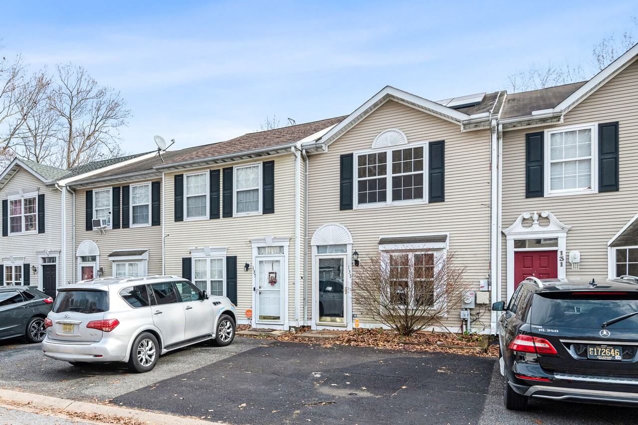133 Creekside Ct - Photo 2 of 20