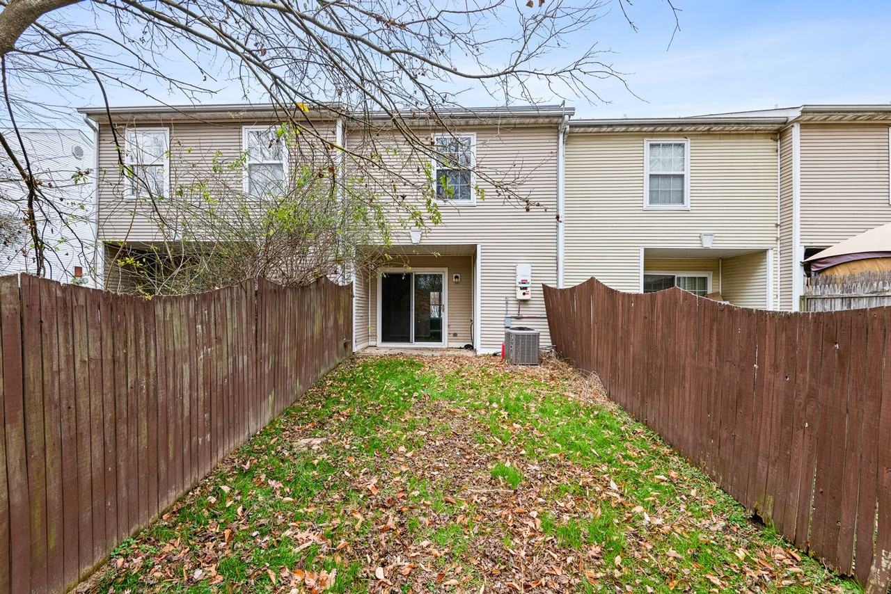 133 Creekside Ct - Photo 4 of 20
