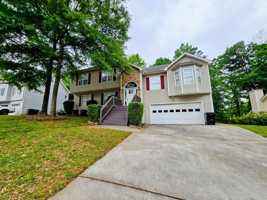 featured image of 512 Earnest Ln