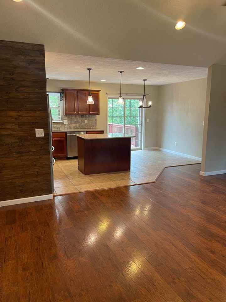 20454 Lynwood Rd - Photo 5 of 50