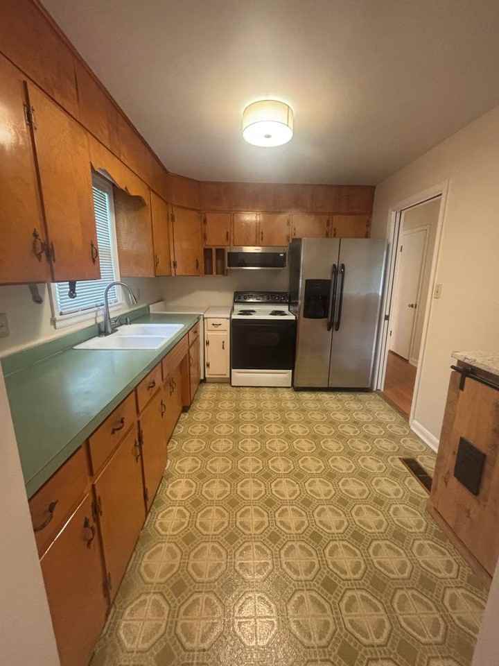 1805 Stevens Dr Ne - Photo 3 of 10