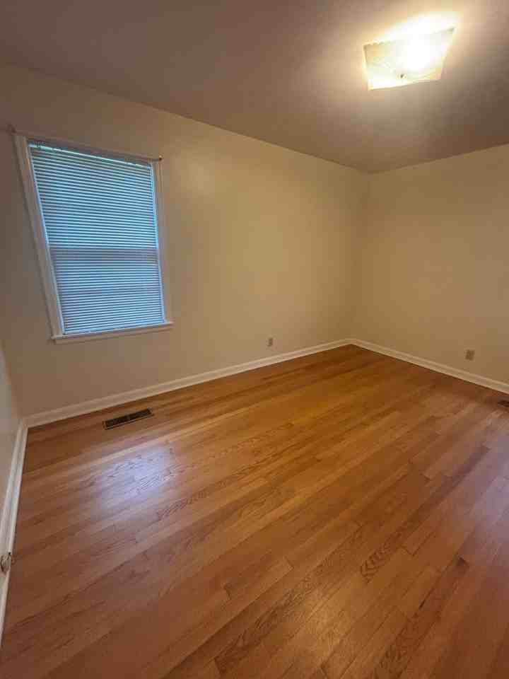 1805 Stevens Dr Ne - Photo 7 of 10