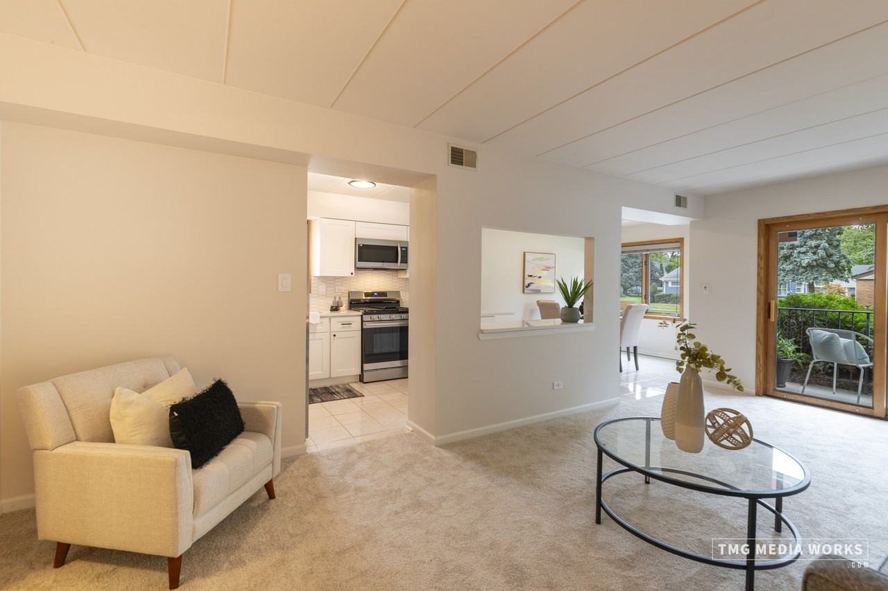 616 E 5th Ave #101 - Photo 5 of 31
