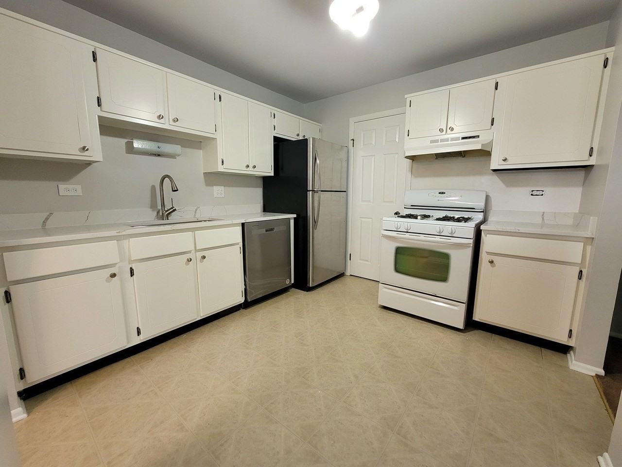 1460 7 Pines Rd #B1 - Photo 5 of 11