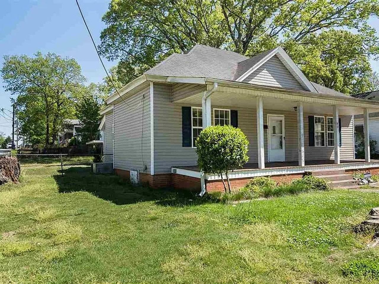 801 N Liberty St - Photo 2 of 10