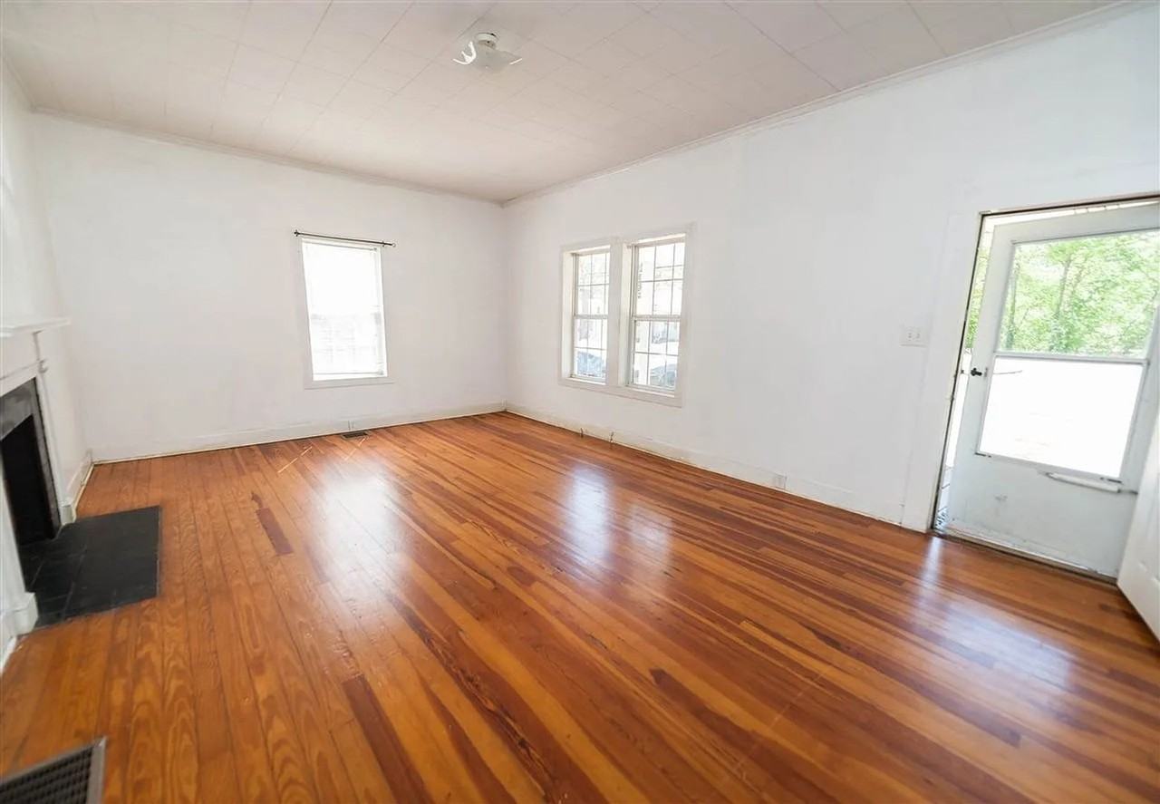 801 N Liberty St - Photo 4 of 10