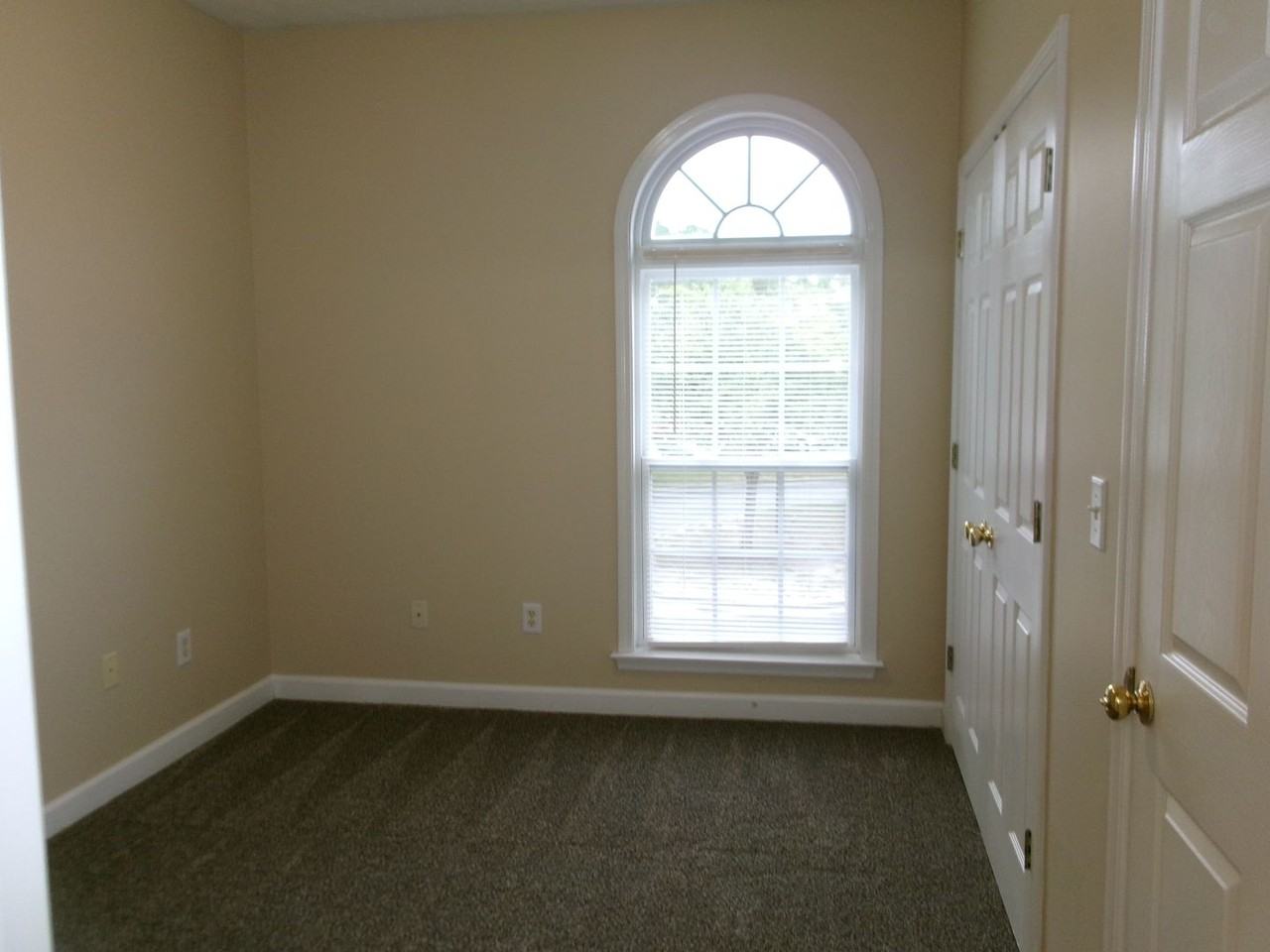 148 Westhaven Dr #10H - Photo 3 of 19