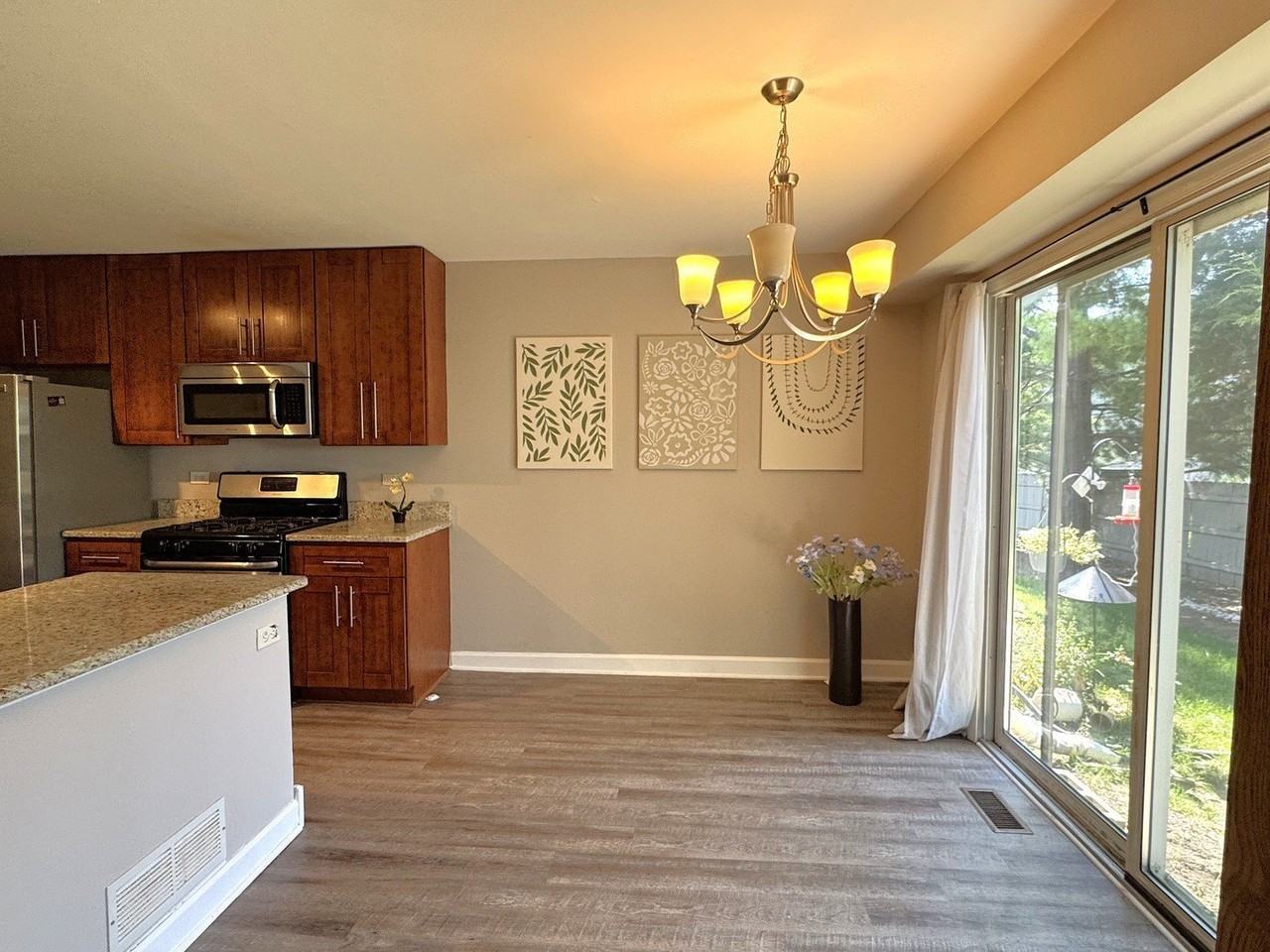 1139 Wickfield Ct - Photo 6 of 18