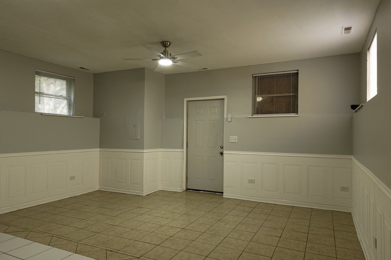 6667 S Michigan Ave #1 - Photo 4 of 13