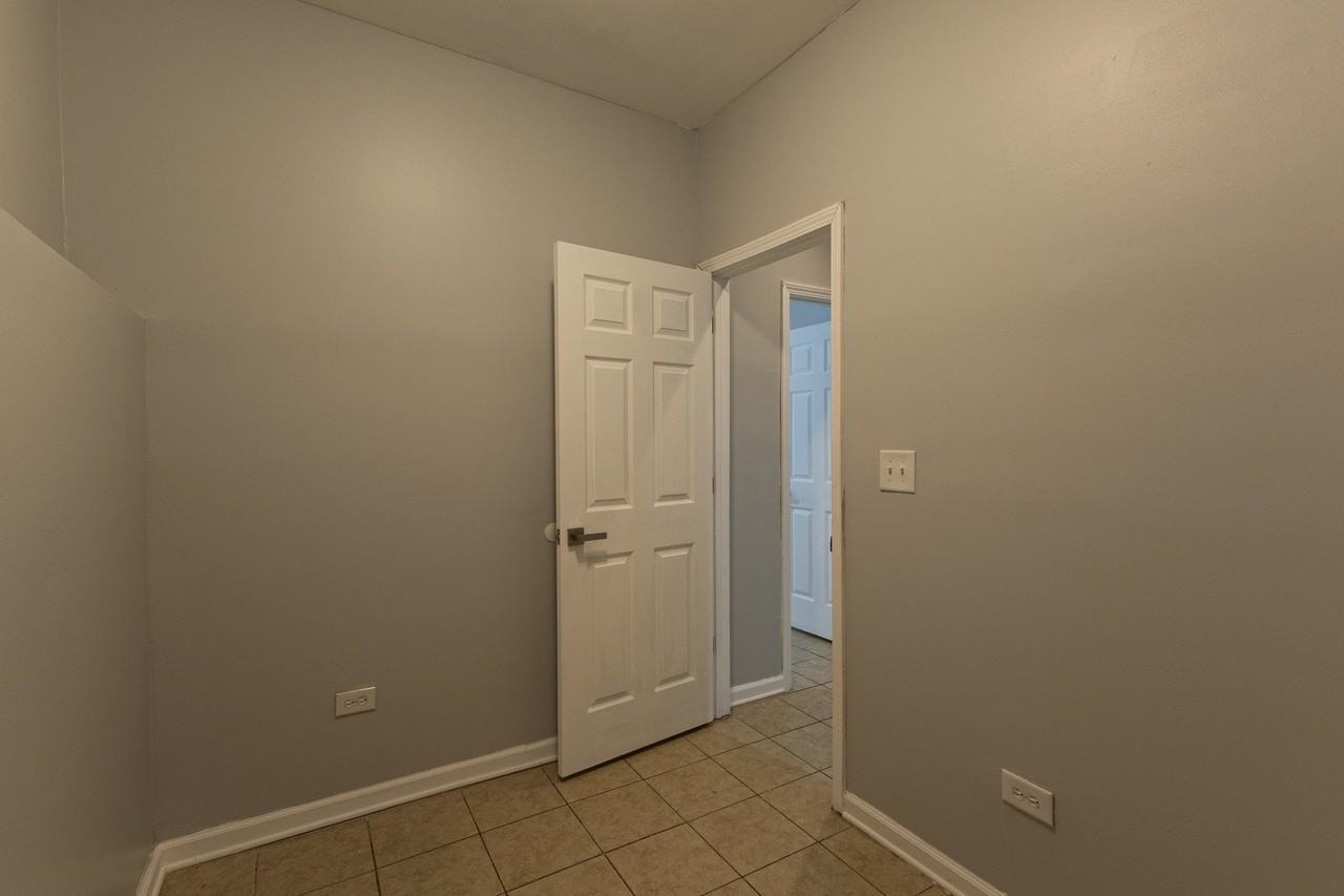 6667 S Michigan Ave #1 - Photo 7 of 13