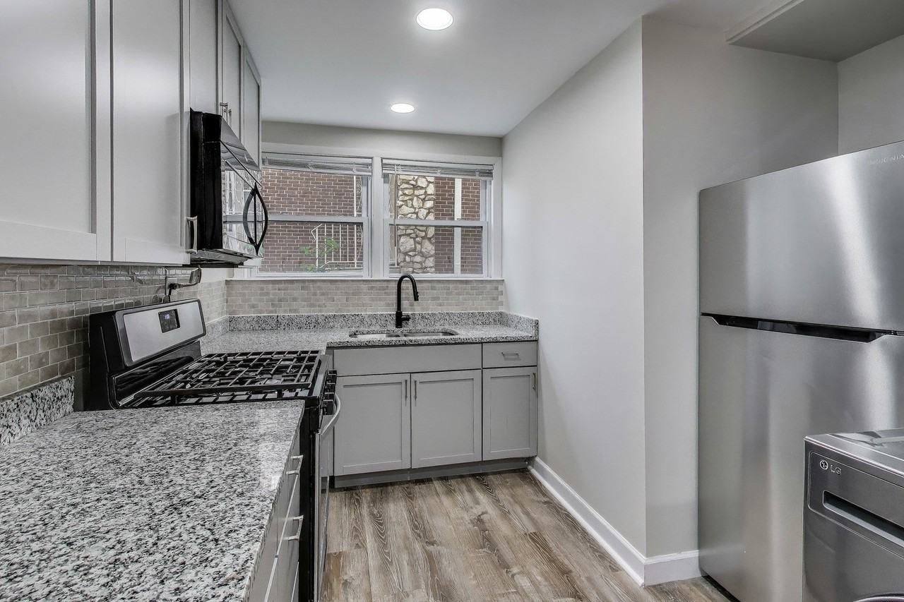 1086 N Northwest Hwy #G - Photo 6 of 14