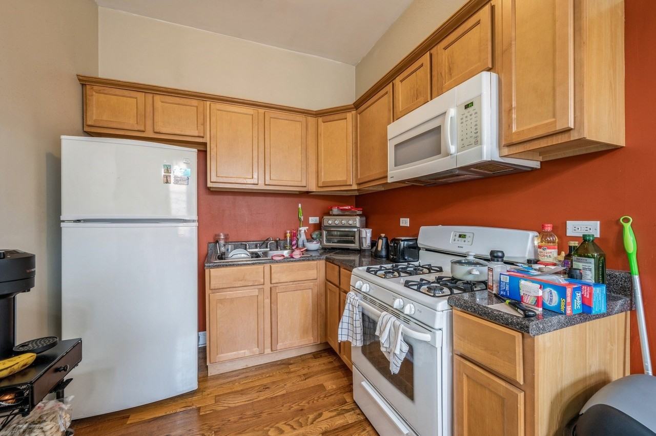 921 S Oakley Blvd #2 - Photo 6 of 15