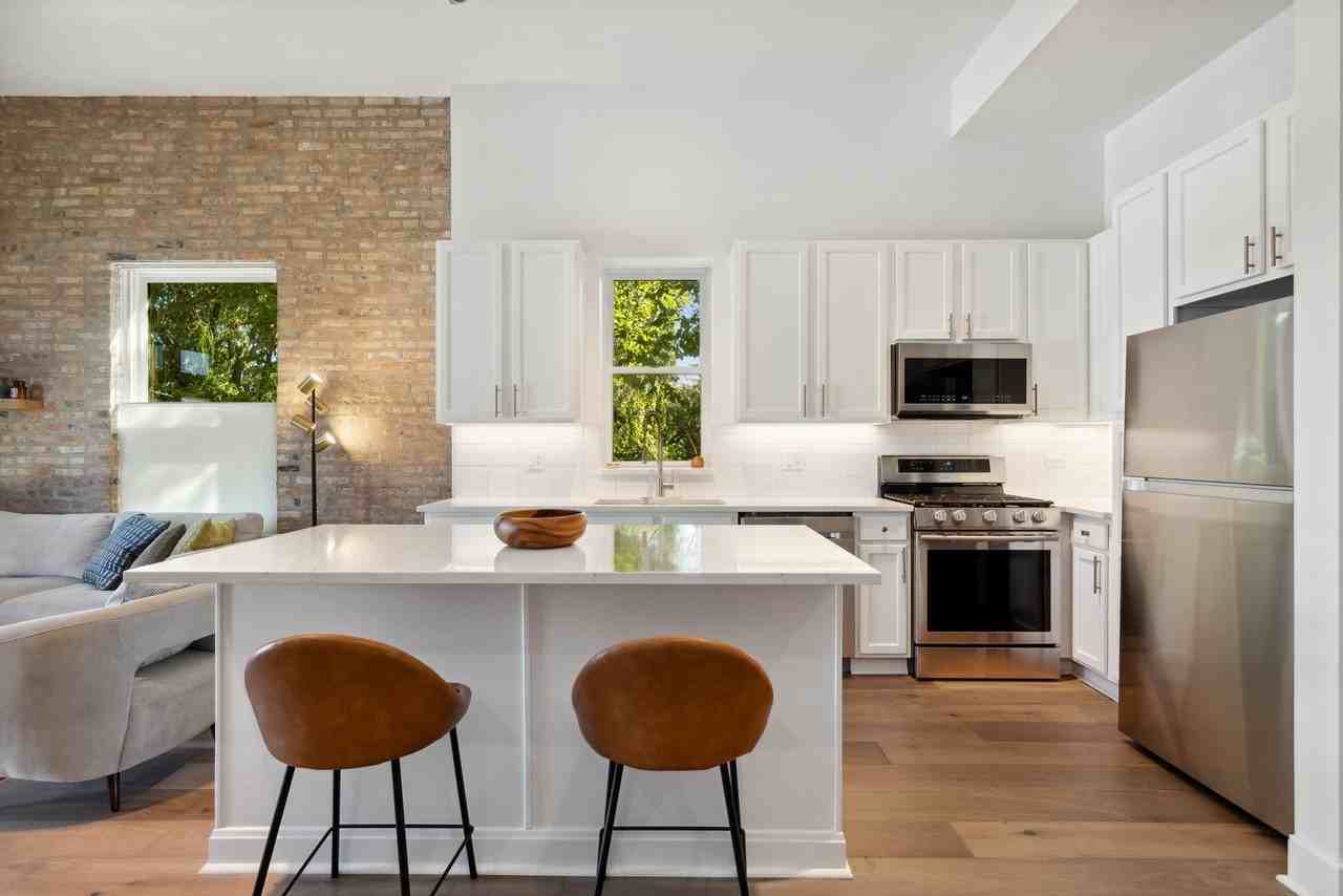 1243 N Wolcott Ave #6 - Photo 4 of 28