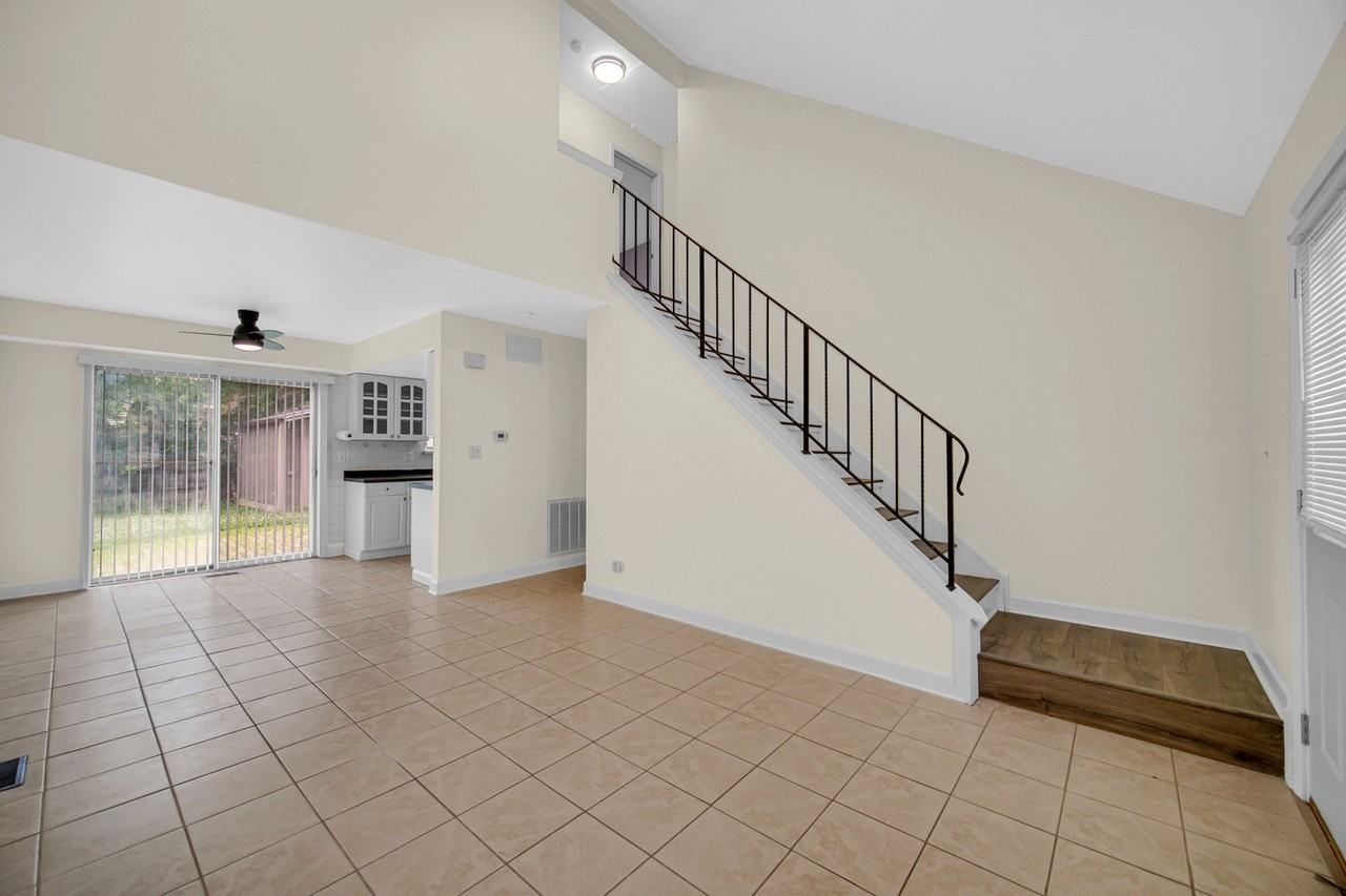 1807 Whitney Dr - Photo 6 of 25