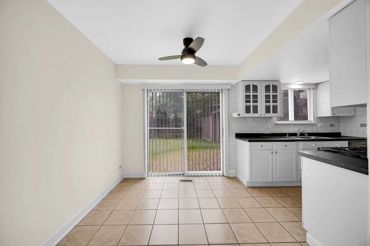 1807 Whitney Dr - Photo 7 of 25