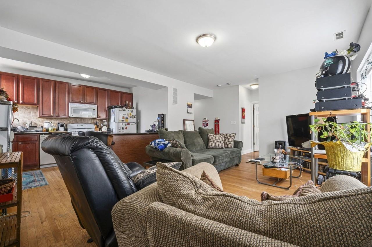 6319 N Sacramento Ave #3E - Photo 4 of 15