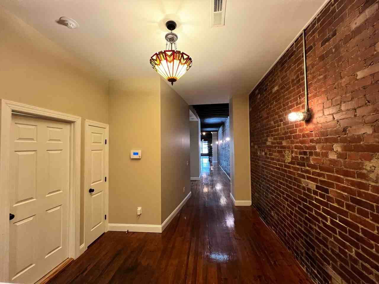 301 Market St Se ##Se - Photo 3 of 44