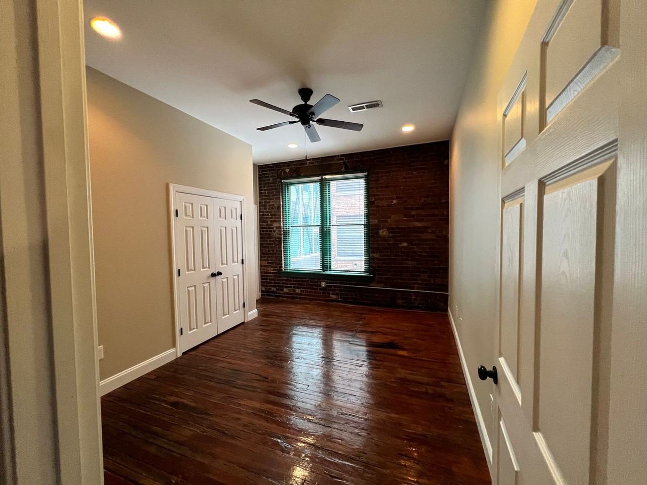 301 Market St Se ##Se - Photo 7 of 44