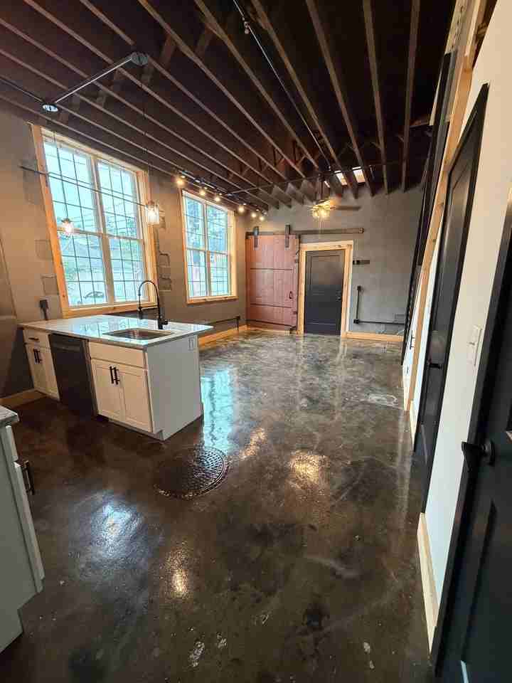 210 S Railroad St #101 - Photo 4 of 14
