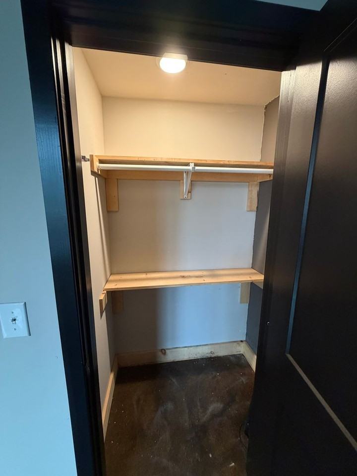 210 S Railroad St #101 - Photo 5 of 14
