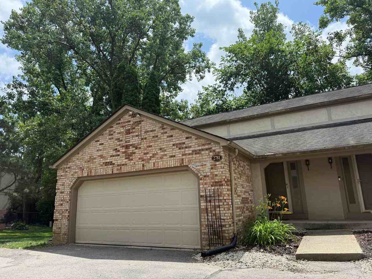 2781 Windridge Dr - Photo 2 of 12