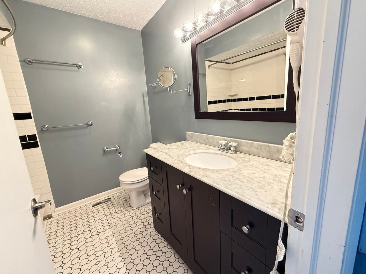 2781 Windridge Dr - Photo 7 of 12