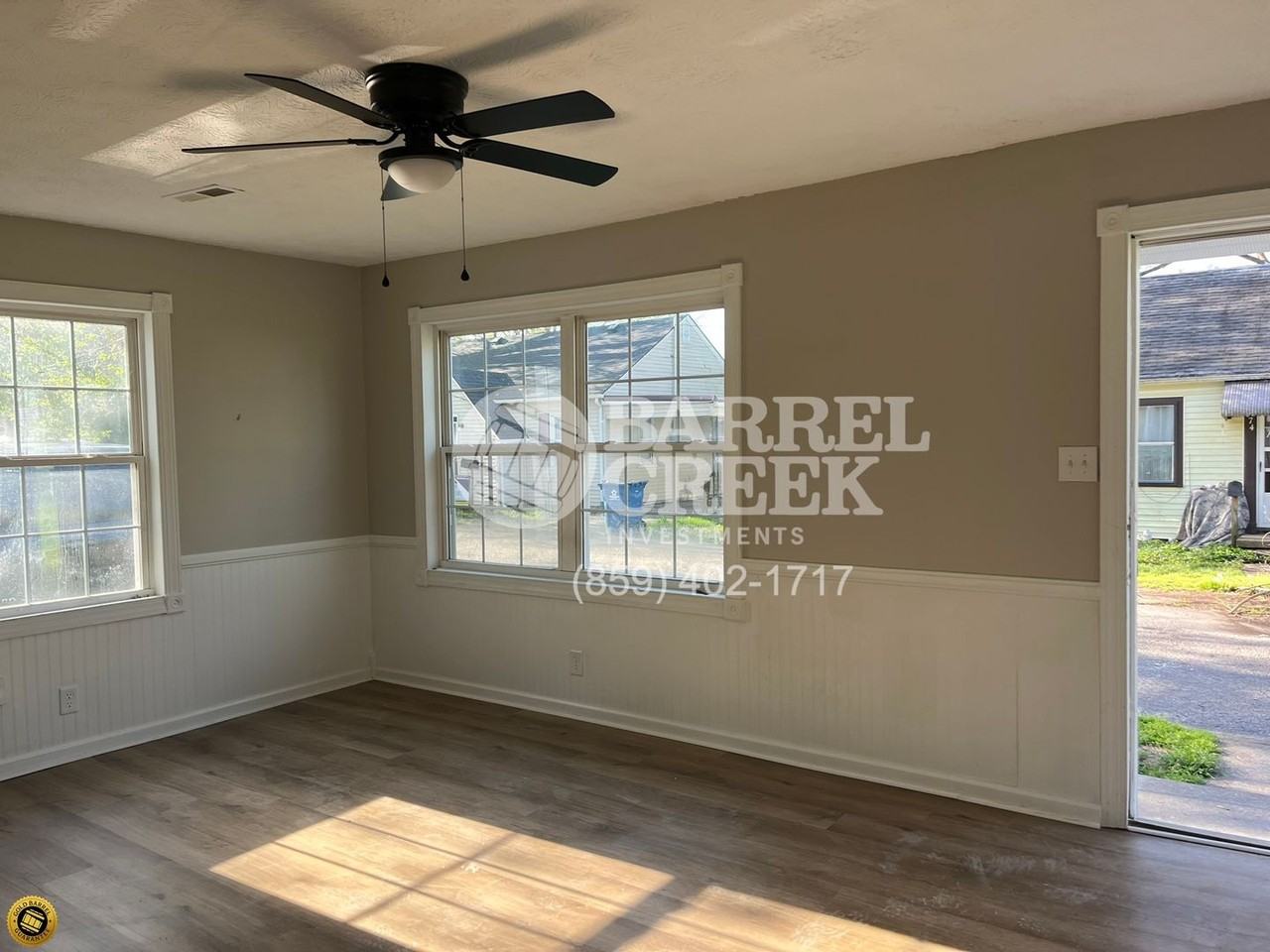 575 Royal Ct - Photo 2 of 8