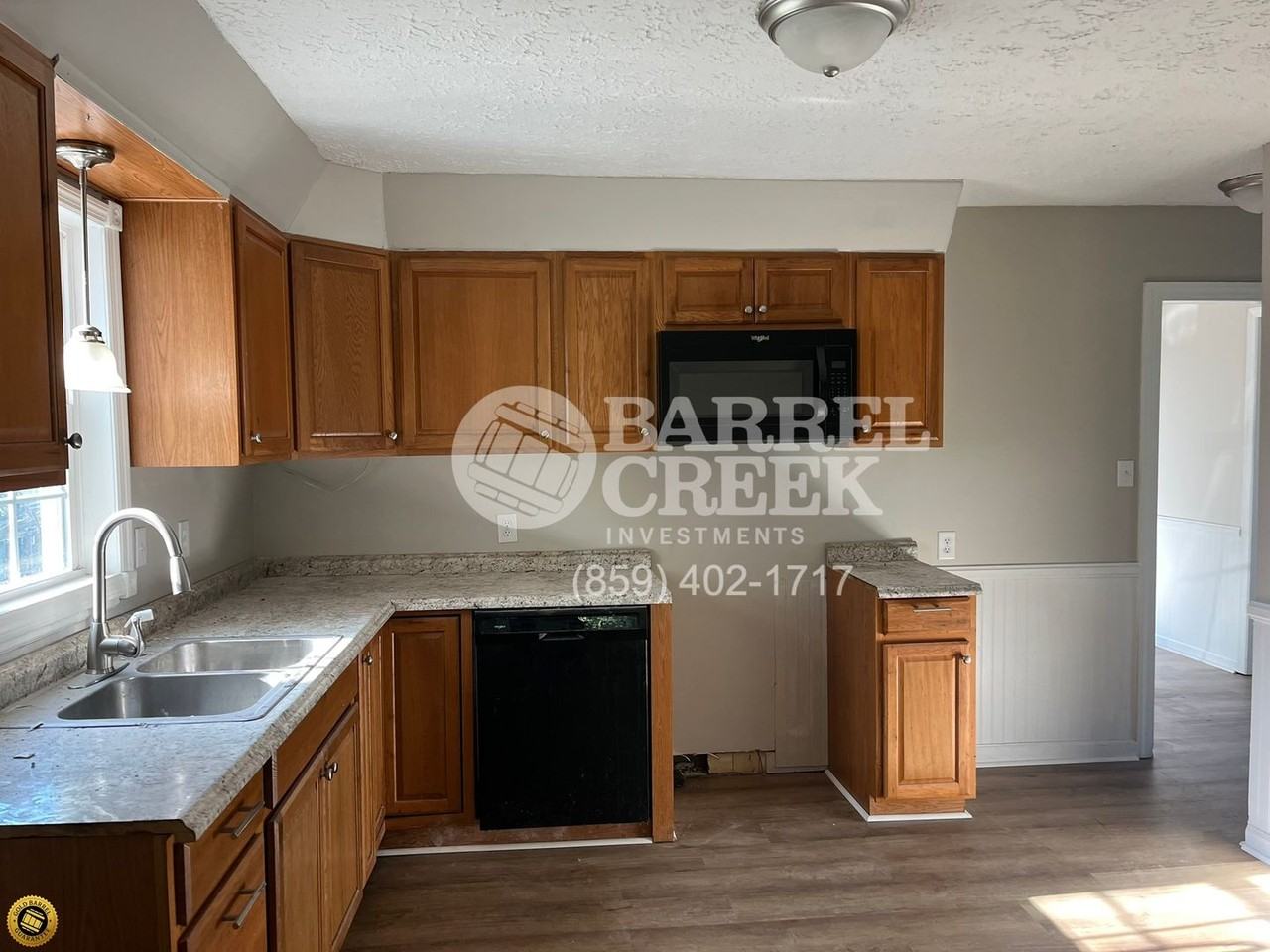 575 Royal Ct - Photo 7 of 8