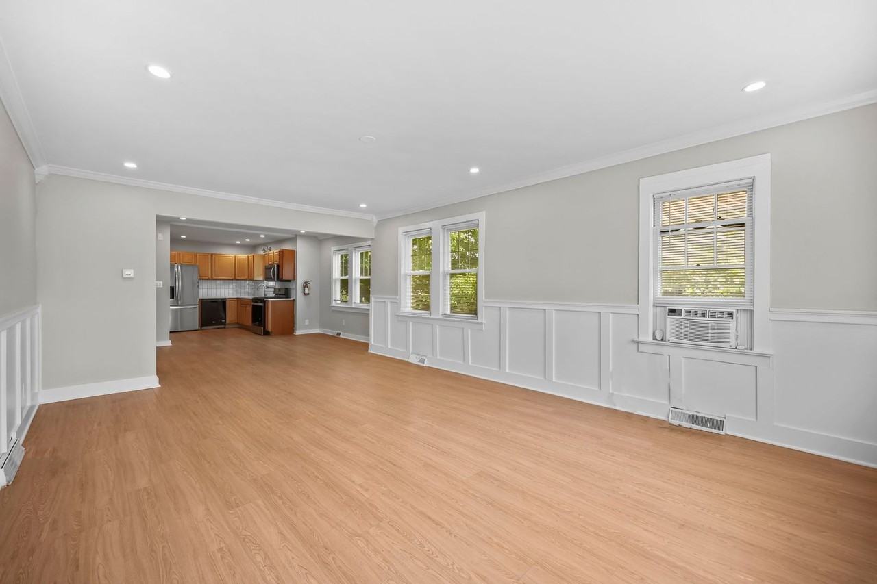 4 Thurston Ave - Photo 4 of 34