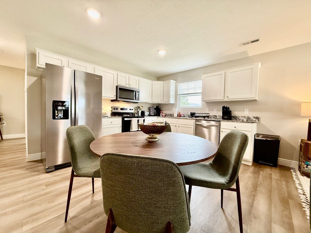 148 Southwind Blvd - Photo 3 of 32