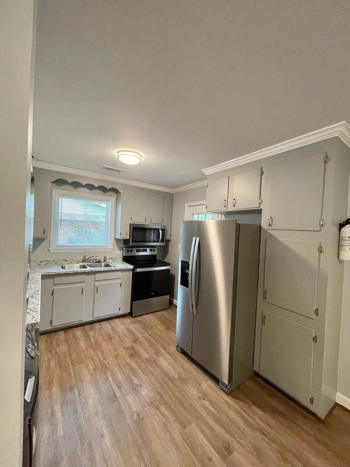 1610 E 59th St - Photo 5 of 14