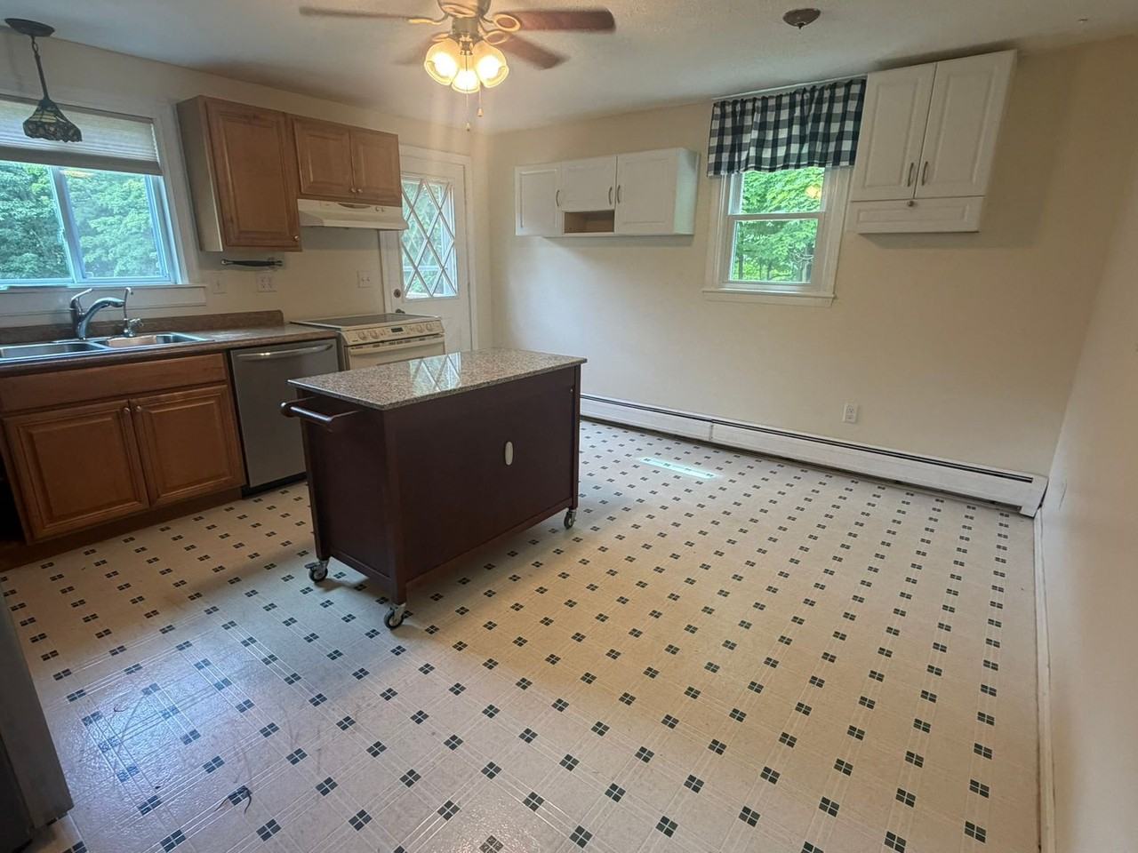 26 Twist Hill Rd Apt D - Photo 4 of 15