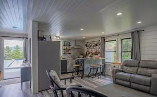 featured image of 14 Gifford Ln