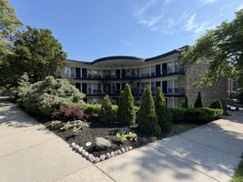 featured image of 6901 N Ridge Blvd #1C