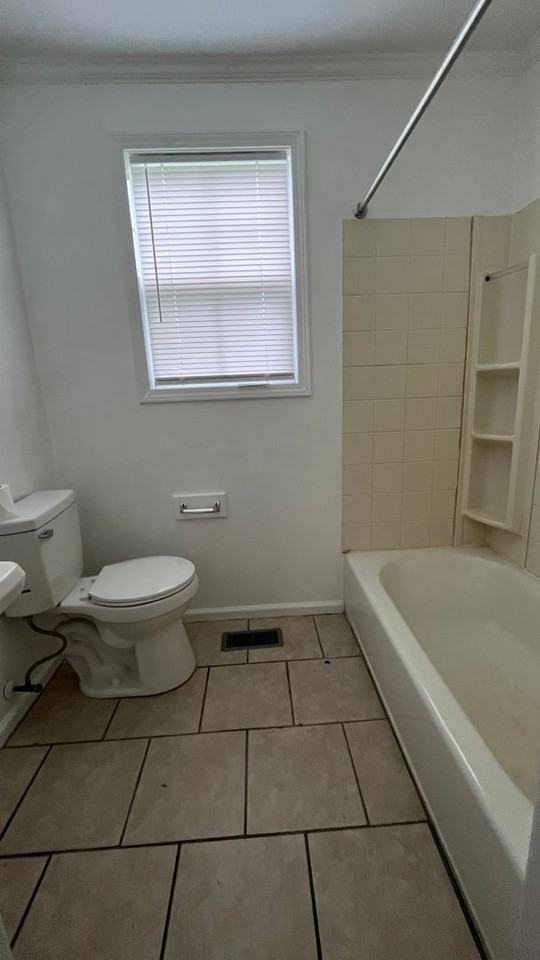 2221 Briarfield Rd - Photo 6 of 8
