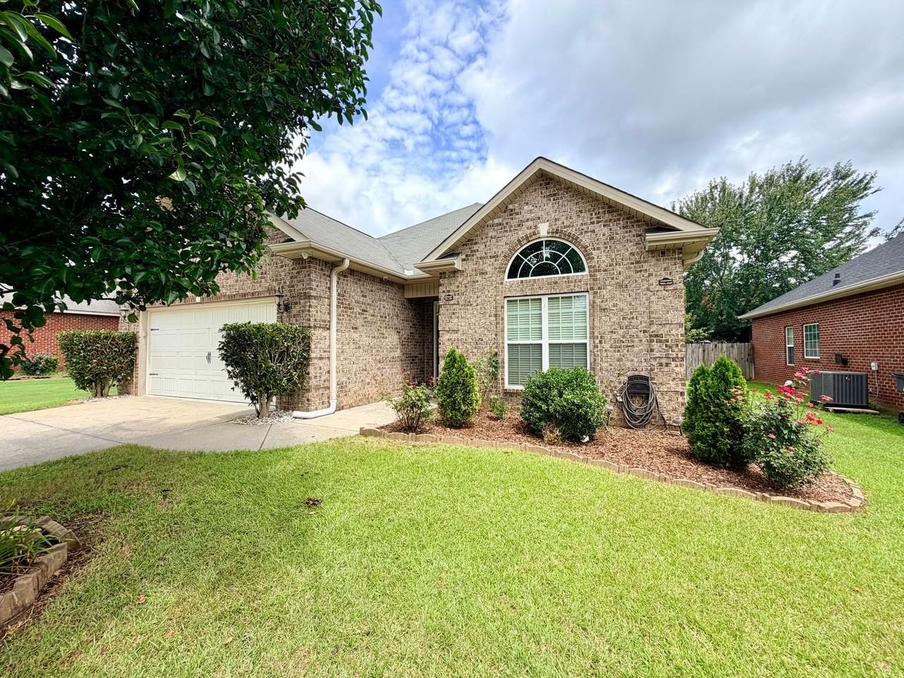705 Post Oak Way - Photo 3 of 25