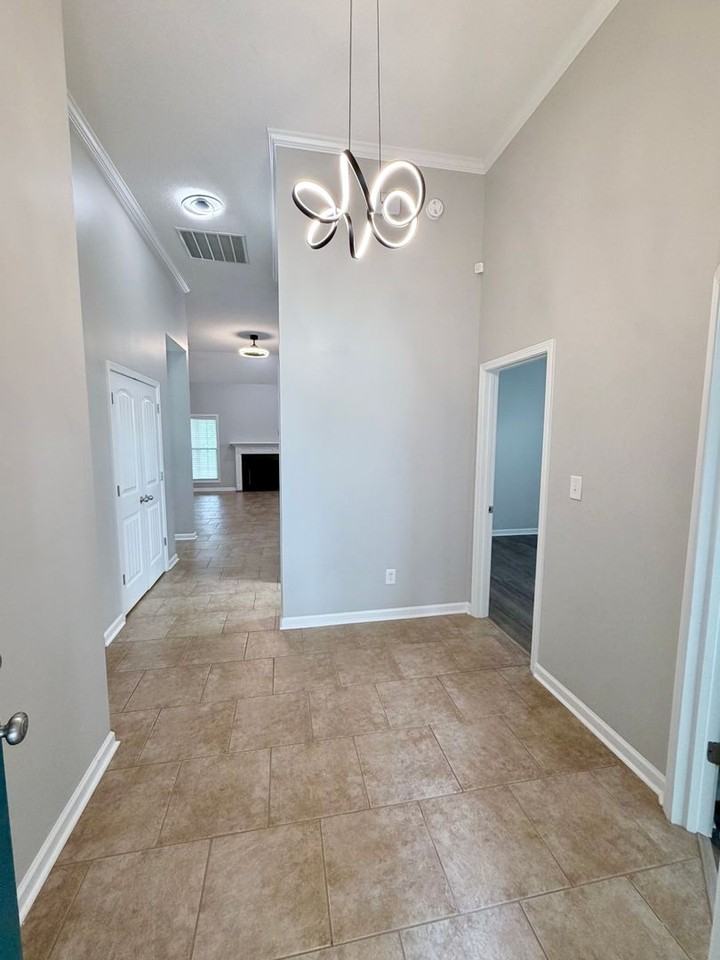 705 Post Oak Way - Photo 4 of 25